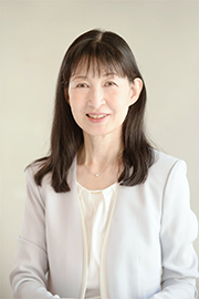 鈴木通代 Michiyo Suzuki